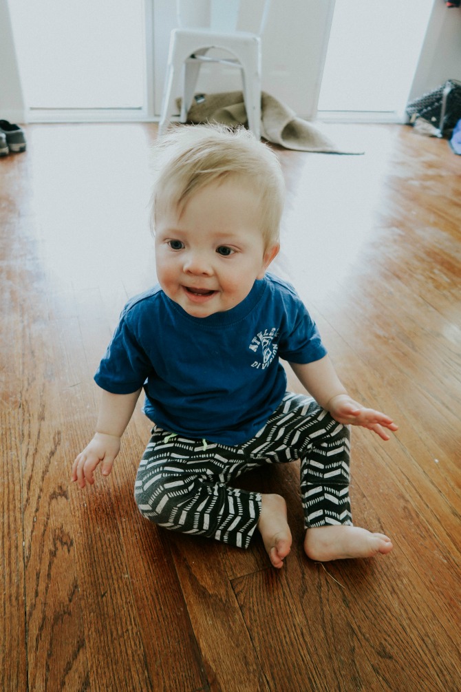 Family Vlog! Rainy Day at the Beach, A Loose Tooth, and More! by lifestyle blogger Michelle from Mumsy