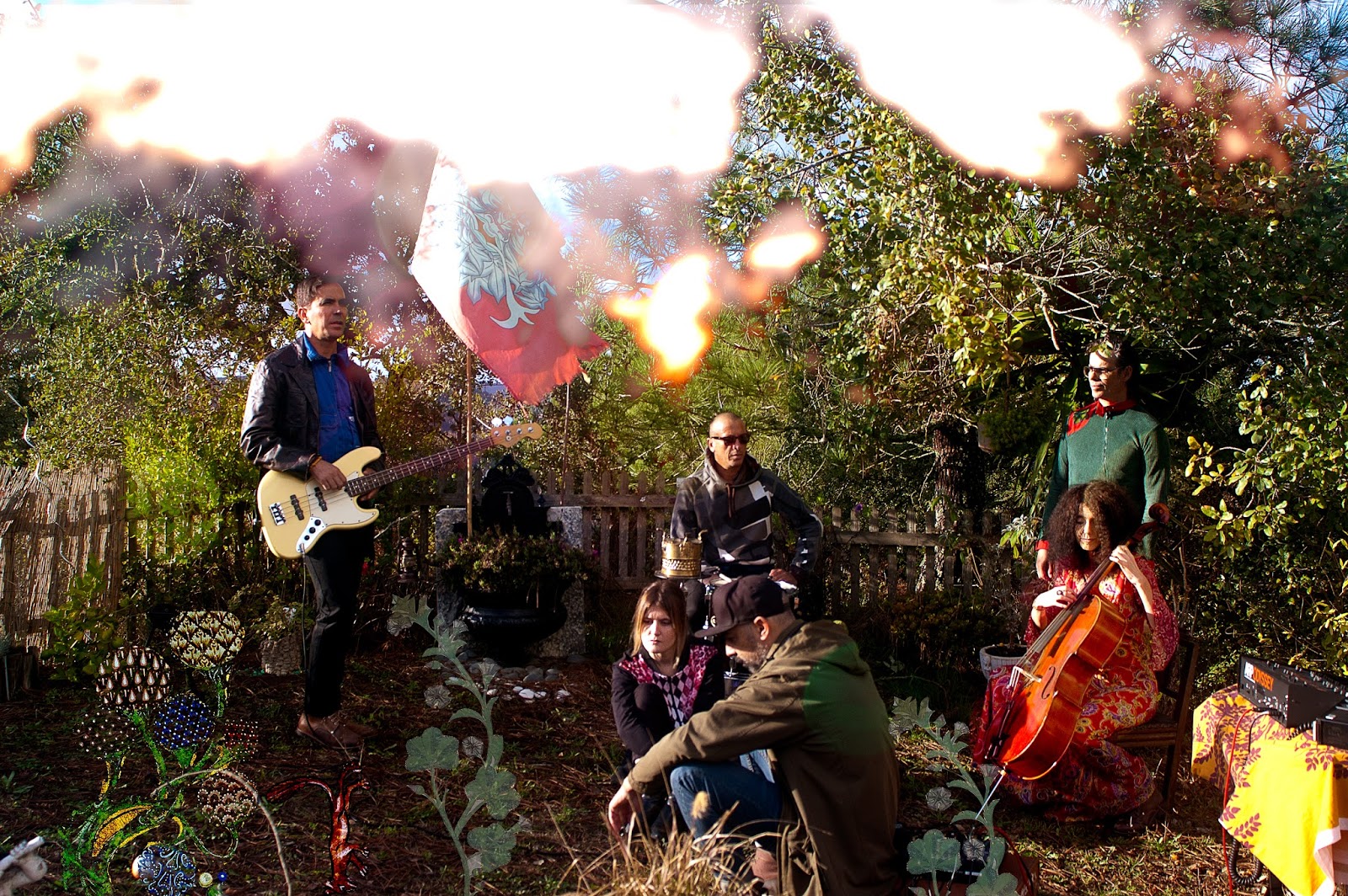 Resultado de imagem para Beautify Junkyards The Invisible World of Beautify Junkyards