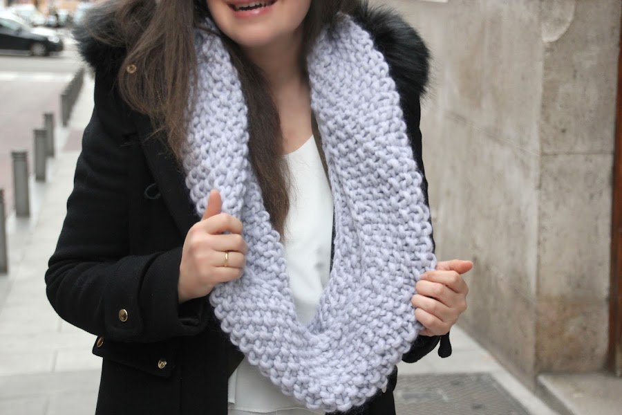 DIY Cómo hacer una bufanda circular o un cuello cerrado de lana DIY. Tejer con dos agujas diy