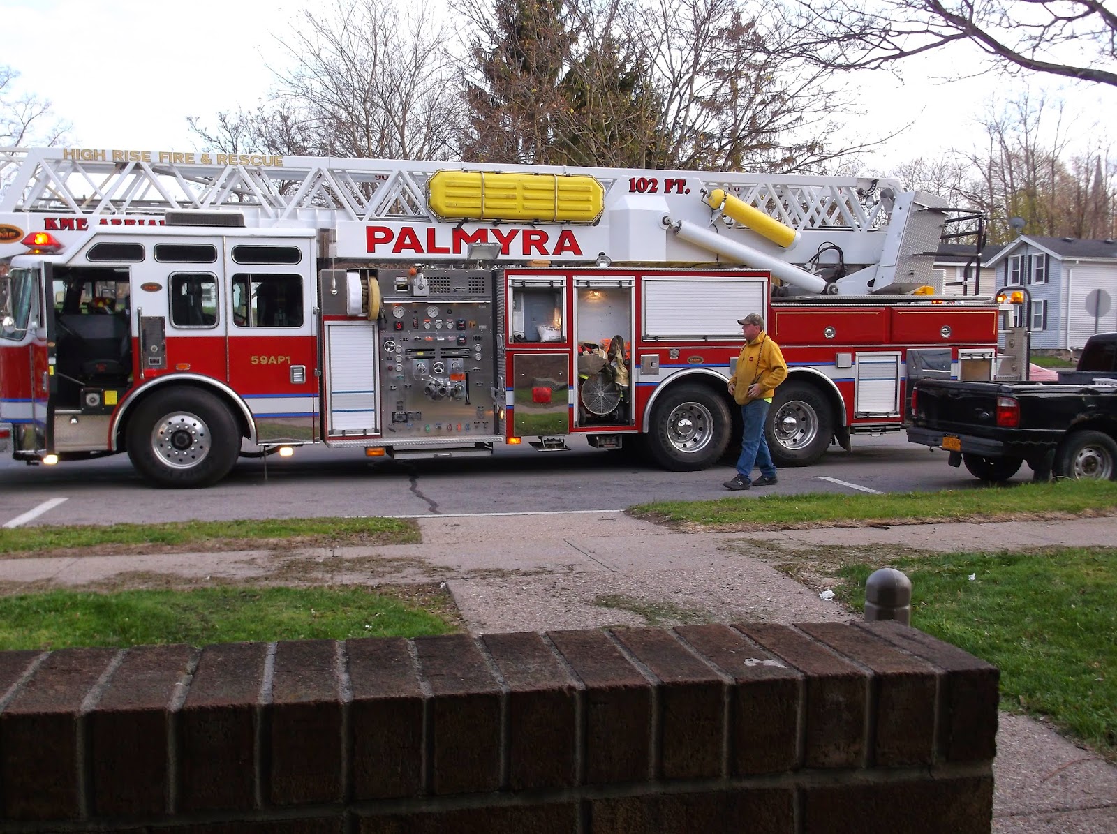 New York State of Mind: THE PALMYRA FIRE DEPARTMENT WAS AT MY APARTMENT ...