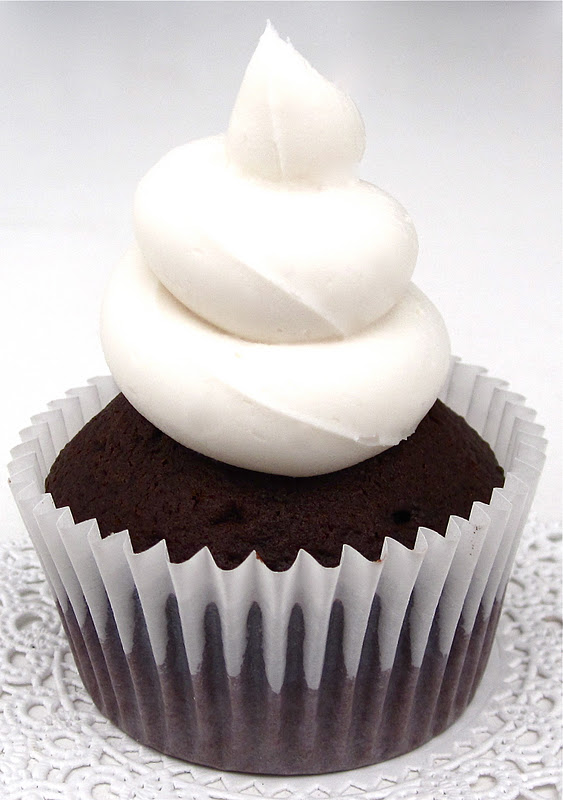 Black & White Cupcakes The Lindsay Ann