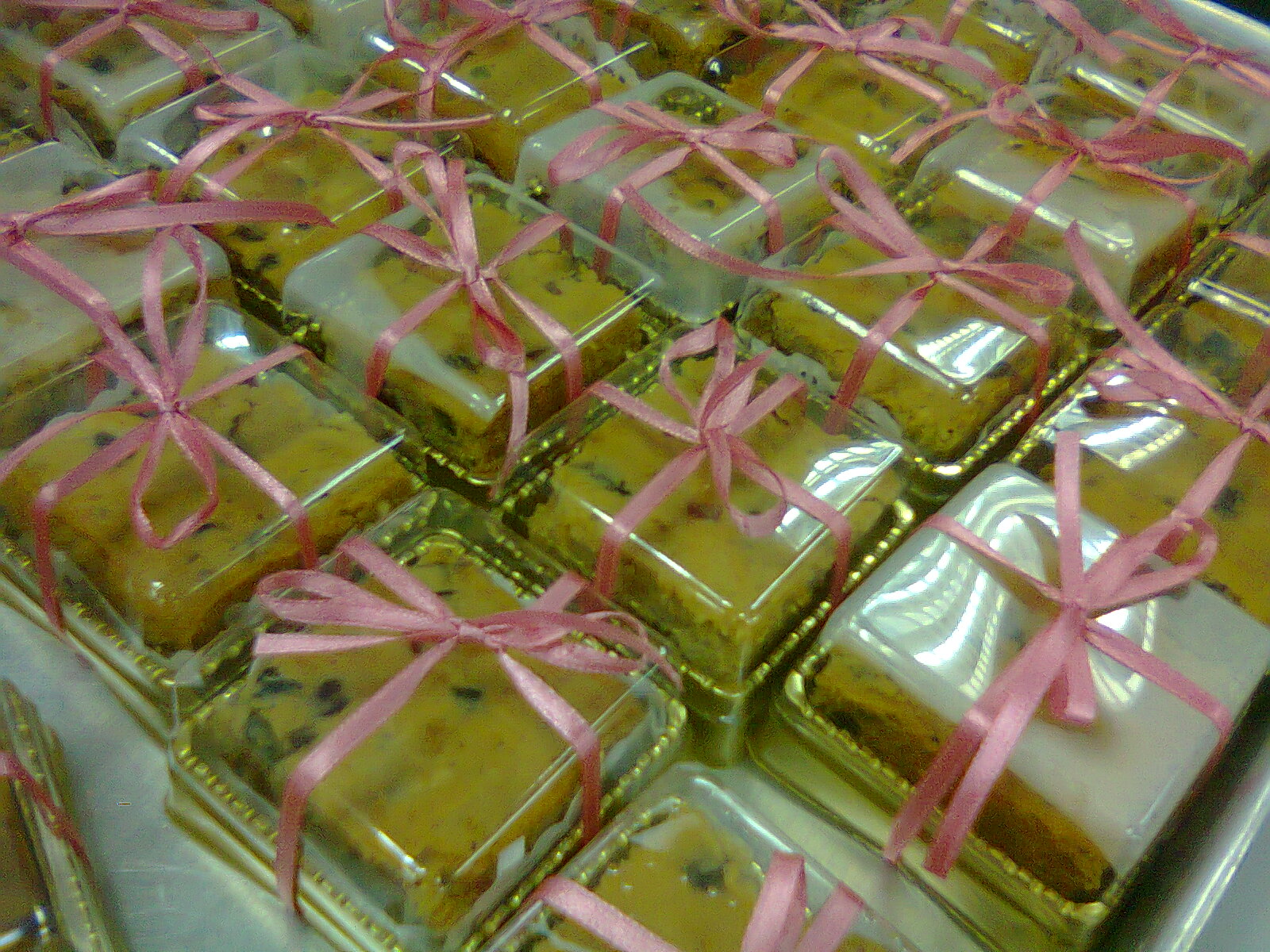 deliciouzbakery Bake Fruit Cake for door gift.......