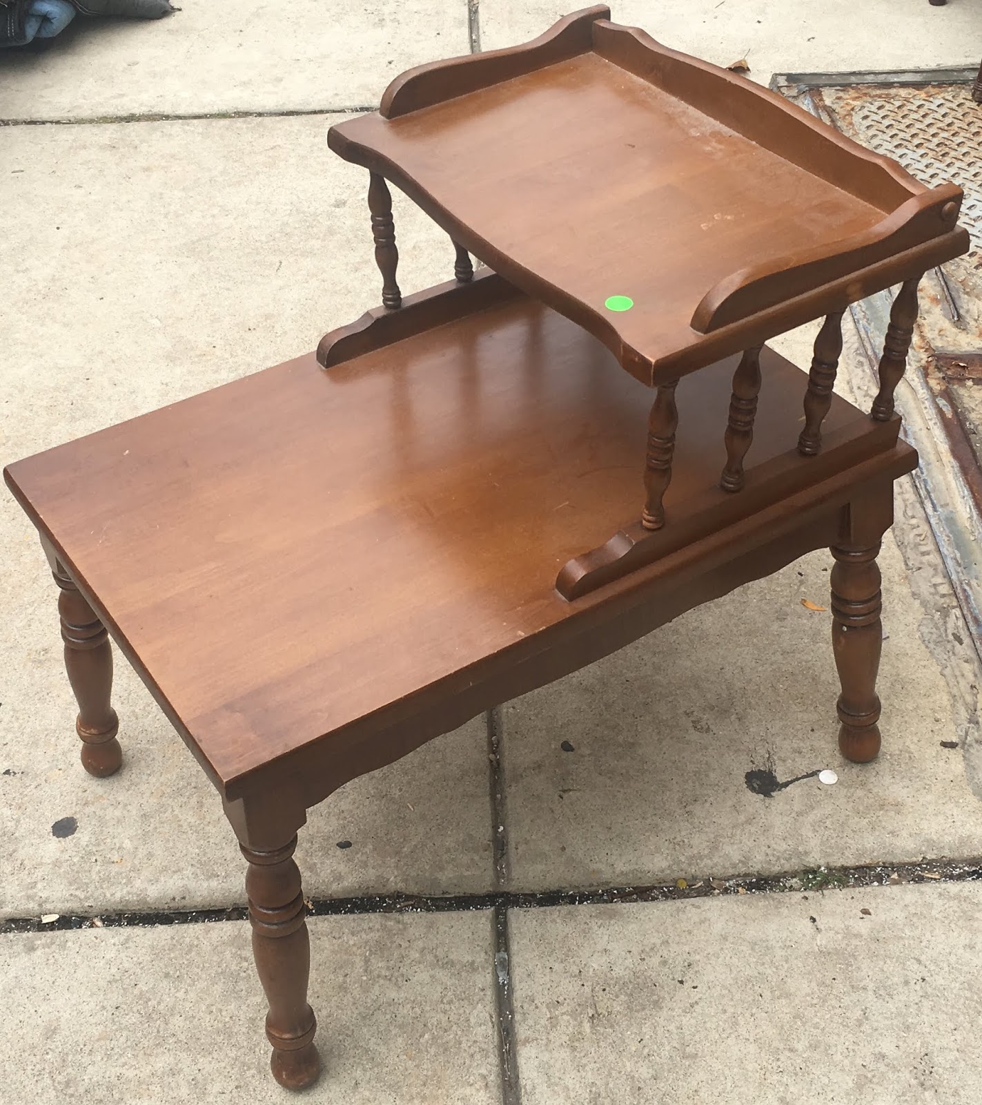 Uhuru Furniture & Collectibles Vintage End Table 15 SOLD