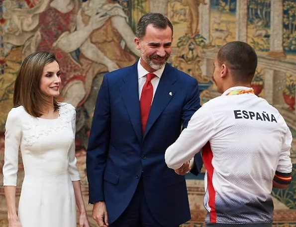 Rio 2016 Olympic and Paralympic medalists at El Pardo Palace, Letizia wore Felipe Varela Dress and Magrit sandals