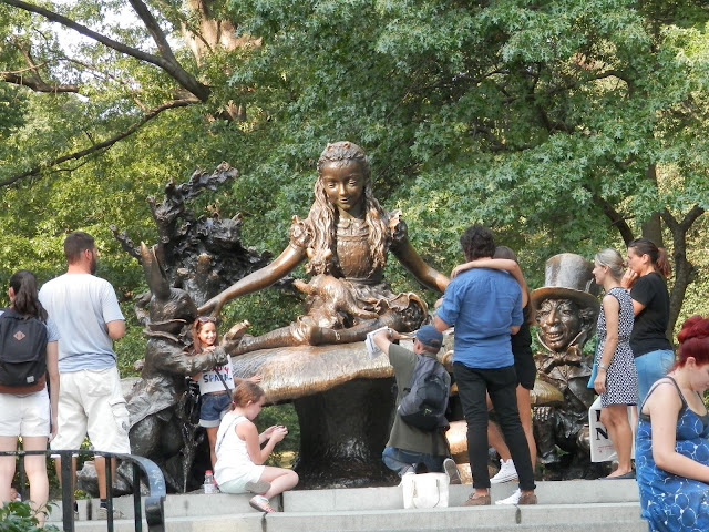 statue d'Alice au Pays des Merveilles Central Park