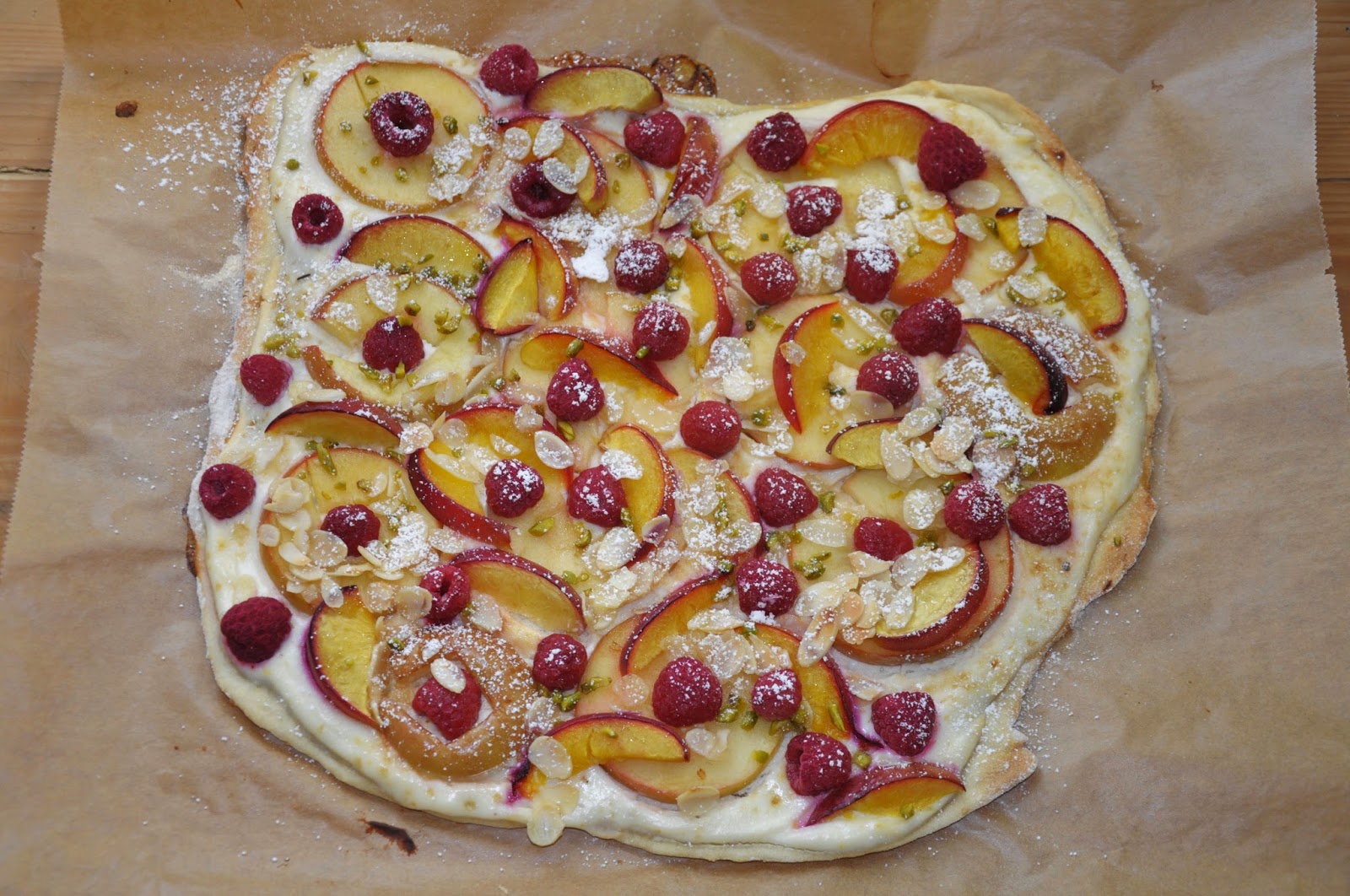 miss.sweetkitchen: Süßer Flammkuchen mit Ricotta-Creme und frischen ...