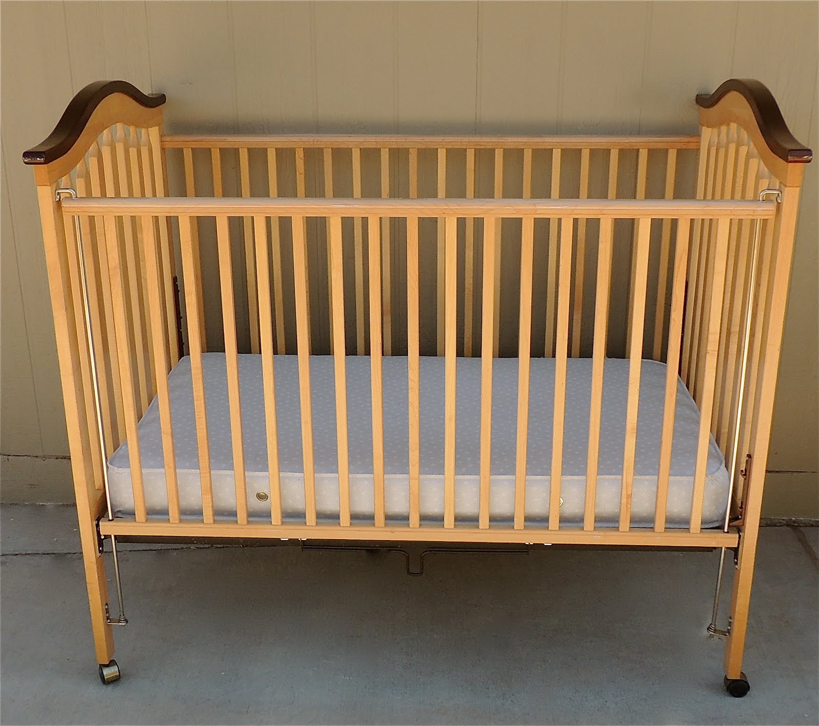 The Backyard Boutique by Five to Nine Furnishings Twotoned Simmons Crib