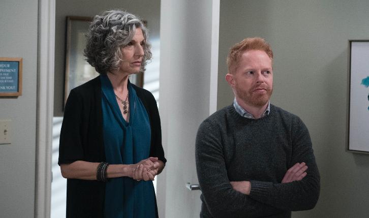 Modern Family - Episode 9.11 - He Said, She Shed - 4 Sneak Peeks, Promotional Photos & Press Release