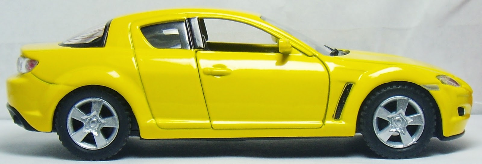 Kinsmart 1:32 Mazda RX-8