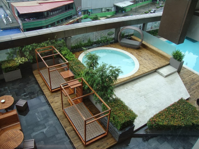 F1 Hotel Manila kiddie pool