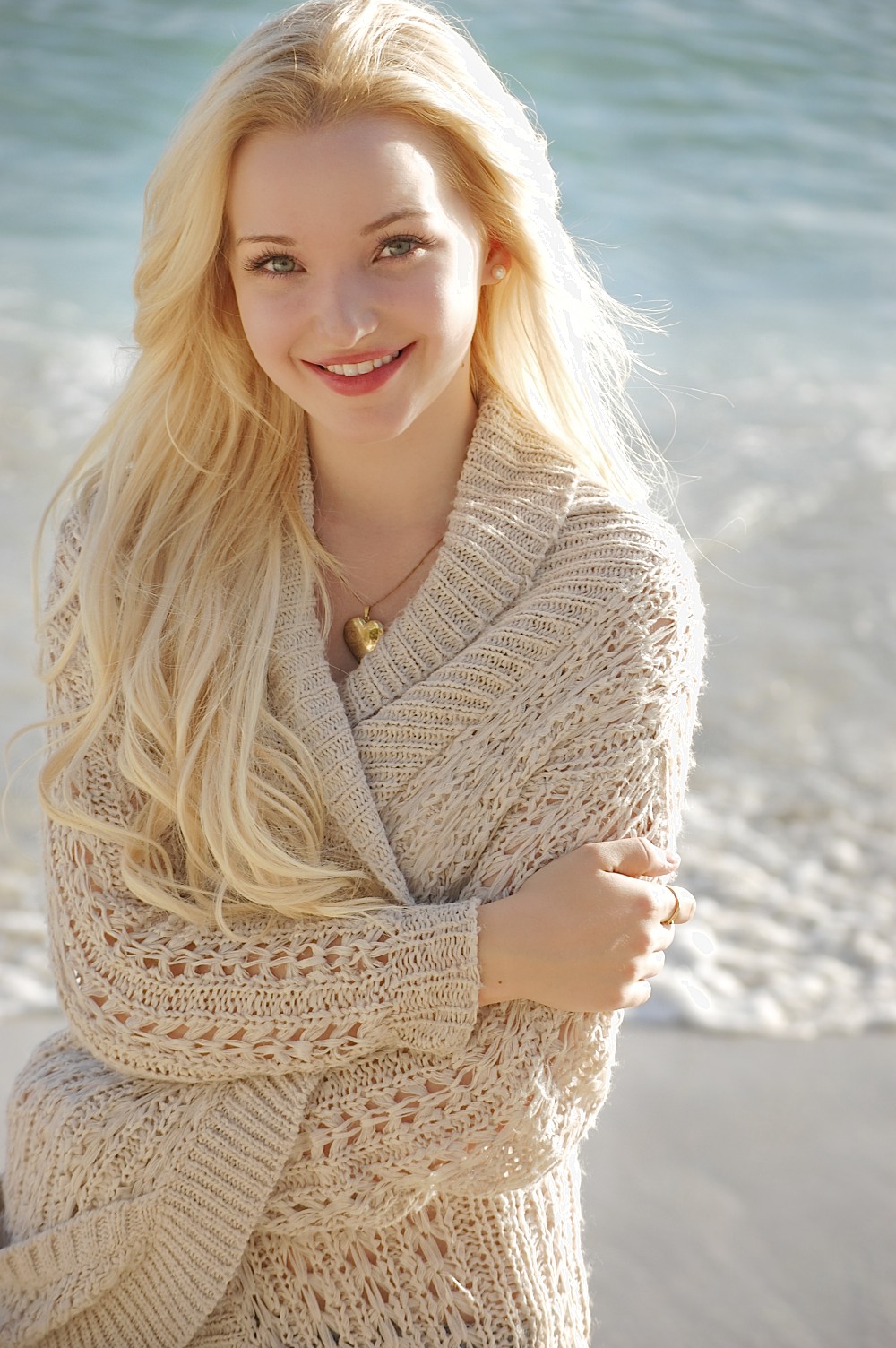 Dove Cameron's Photo Gallery THEBOEGIS