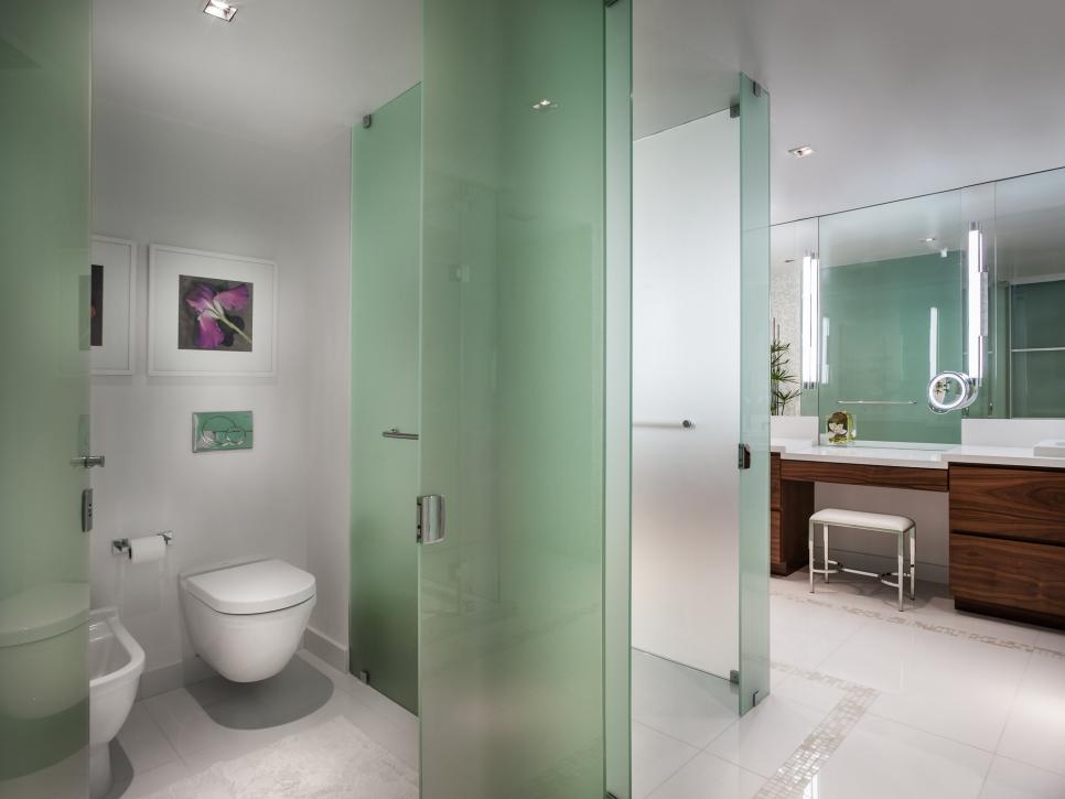 FROSTED GLASS TOILET PARTITIONS