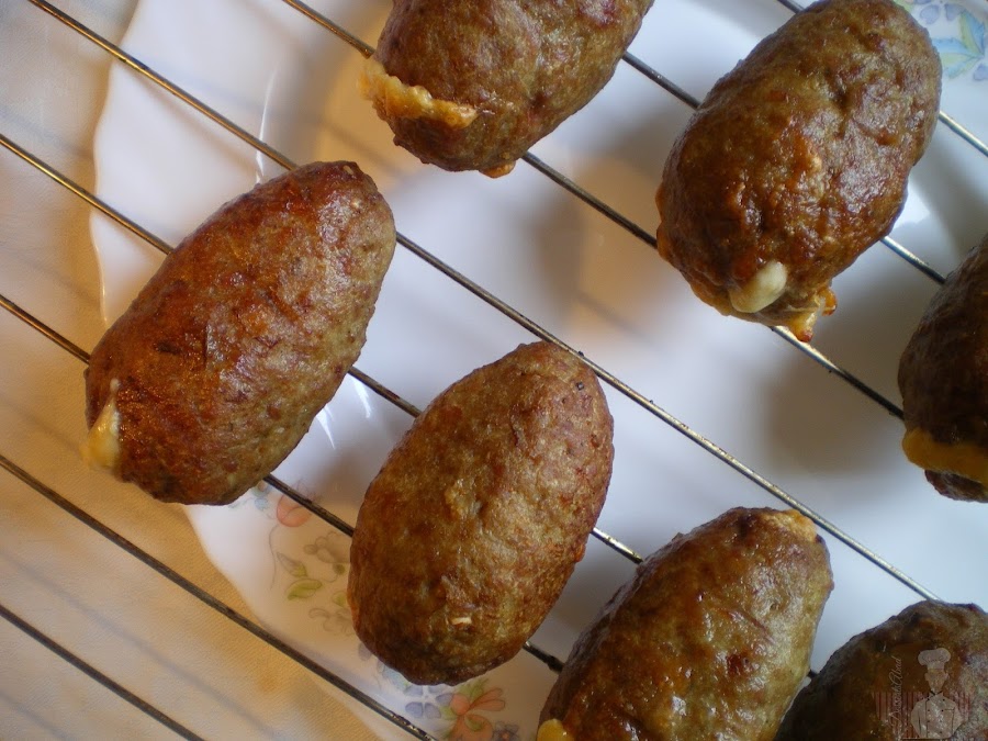 "Ovillo" de carne relleno de pimiento con queso: Horneado