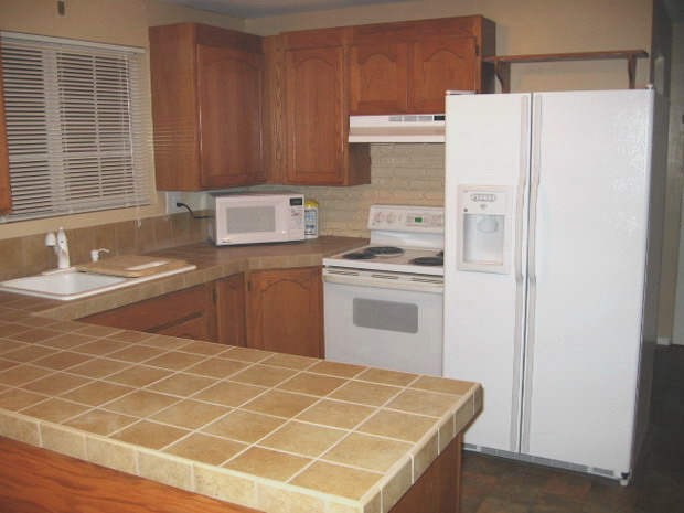 Decorating Kitchen Countertops