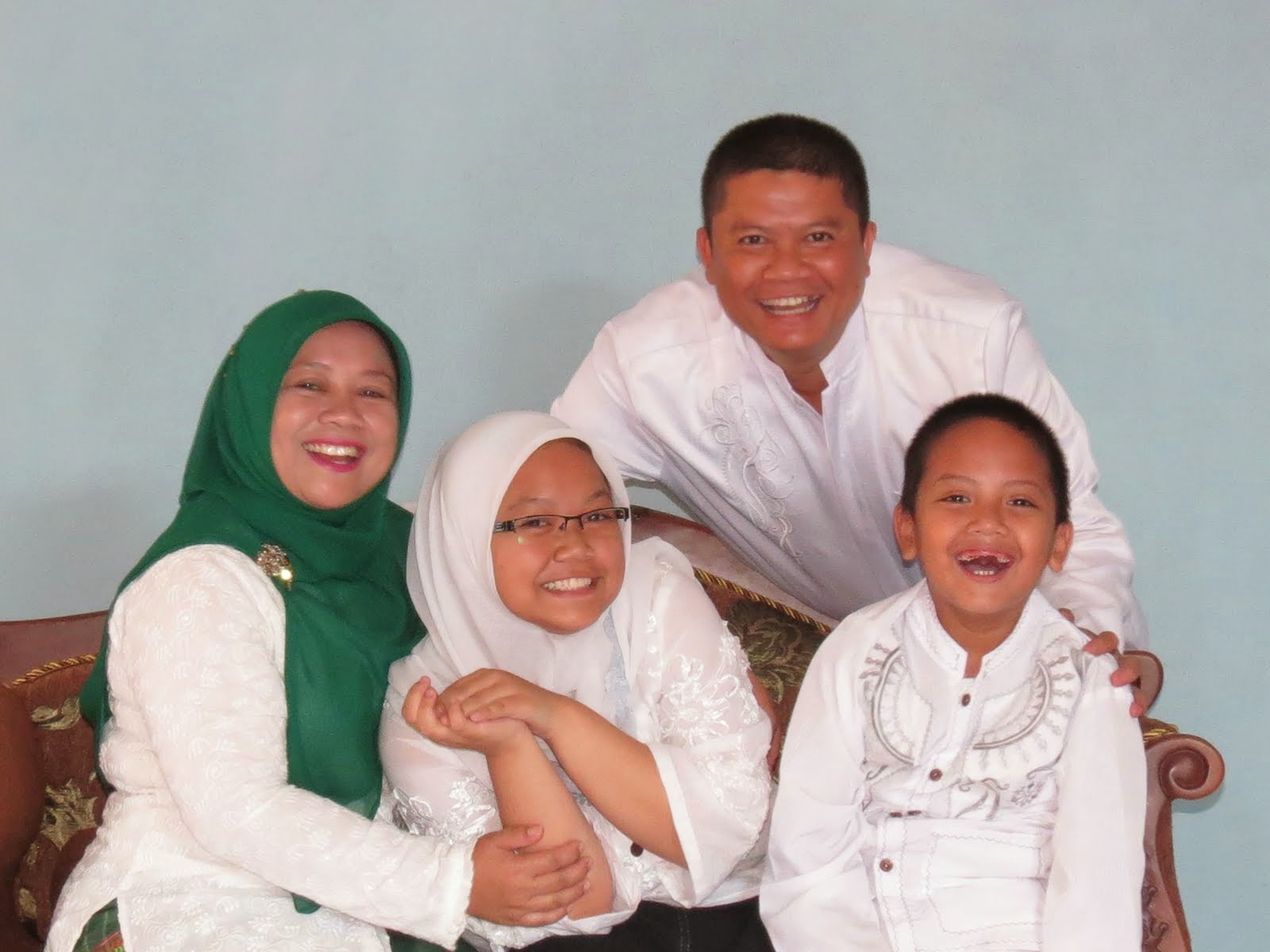 Bersama Keluarga. 2012