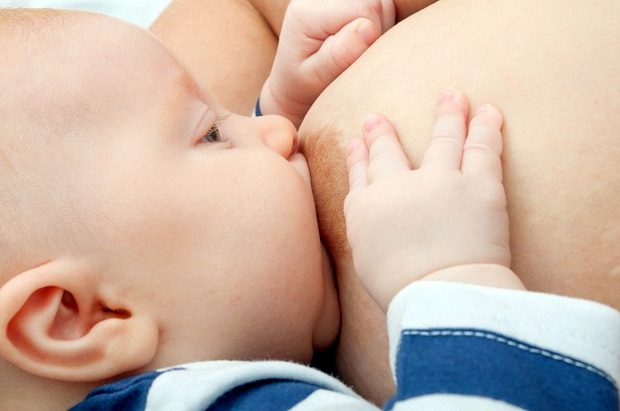 Mitos e verdades sobre a alimentação das mães durante amamentação