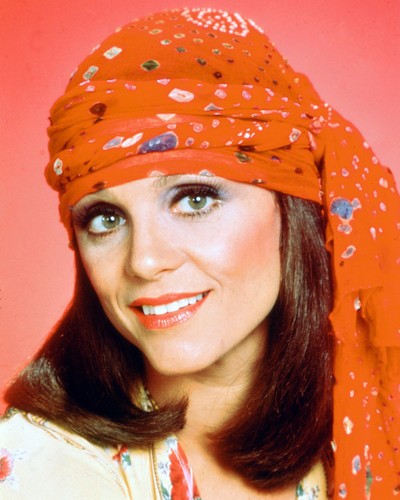 The Valerie Harper Blog A Thon How Rhoda Got The Rhoda Look Go Retro