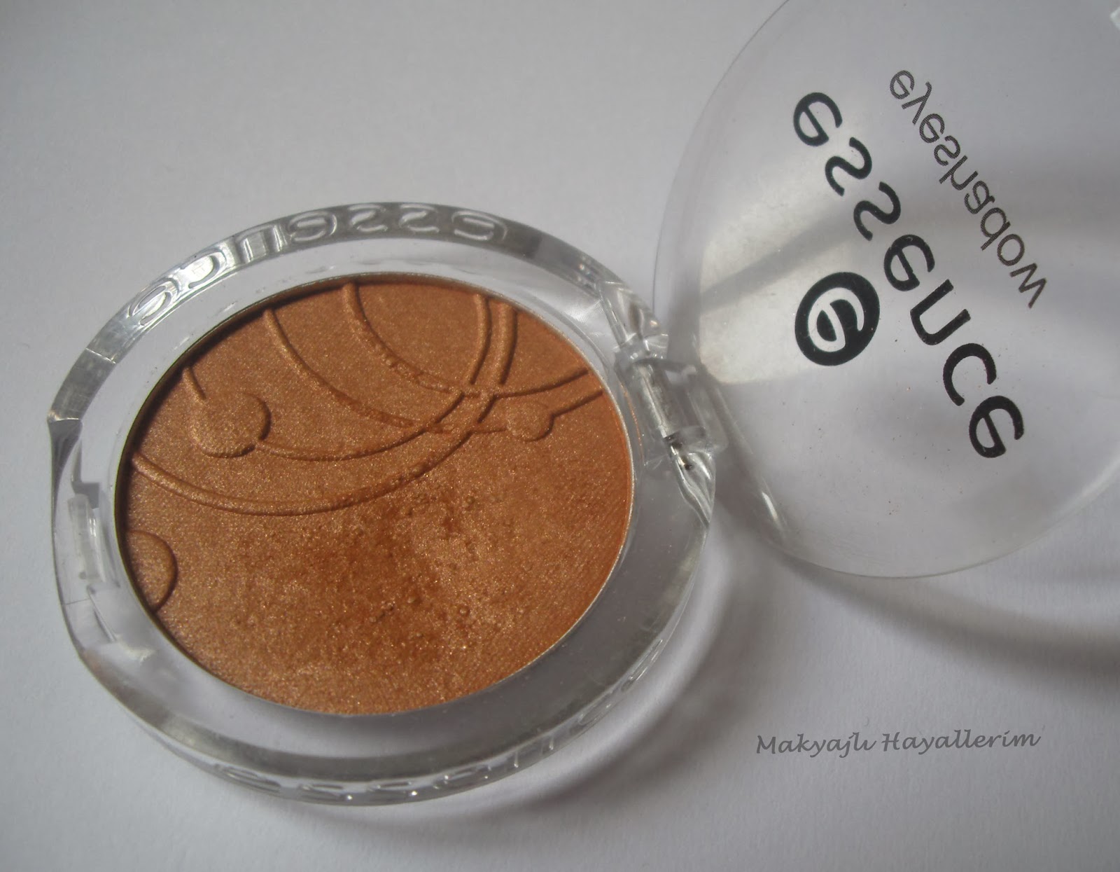 Makyajlı Hayallerim Essence eyeshadow 59 copper island Essence tekli