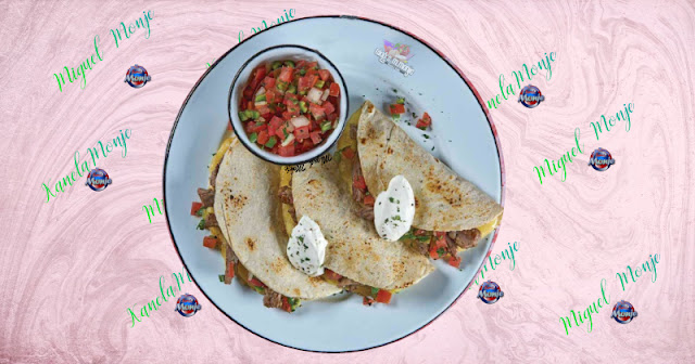 QUESADILLAS DE ARRACHERA CON PICO DE GALLO