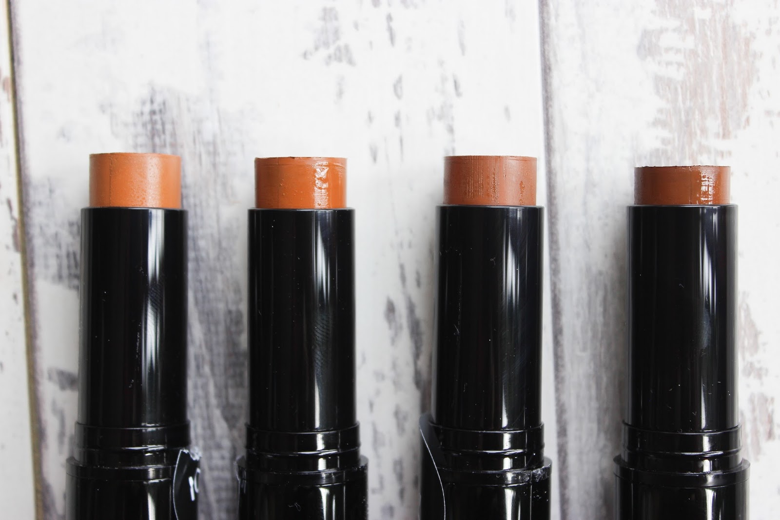 SPOTLIGHT // ICONIC LONDON PIGMENT STICK FOUNDATIONS AND GLOW