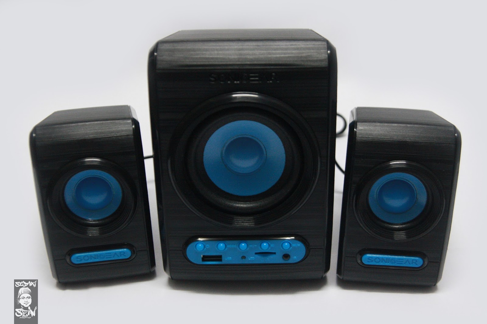 quatro v 2.1 system with super bass