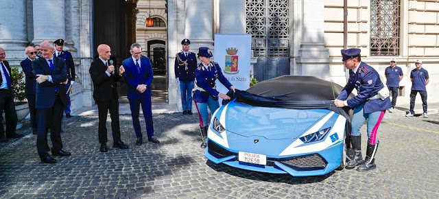 イタリア警察に新たなランボルギーニのパトカー「ウラカン・ポリツィア」が納車！