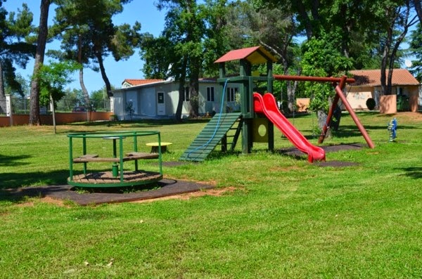 Playground equipment for gardens &#8211; 25 great models!