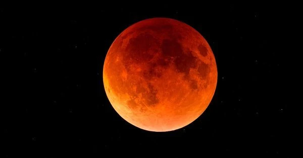 Today will rise “Bloody Moon”