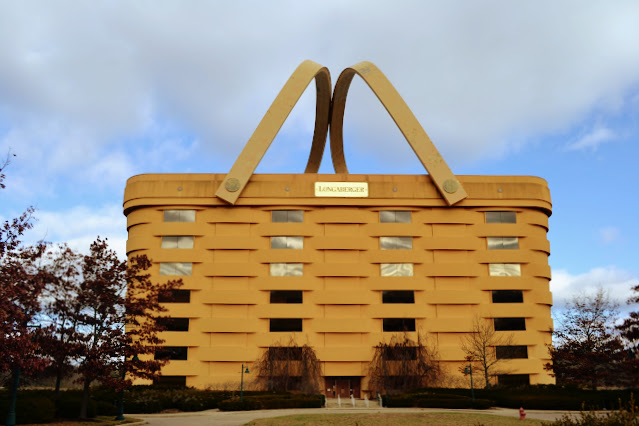 Найбільший кошик у світі. Офіс компанії Longaberger(World’s Largest Basket, Newark, OH)