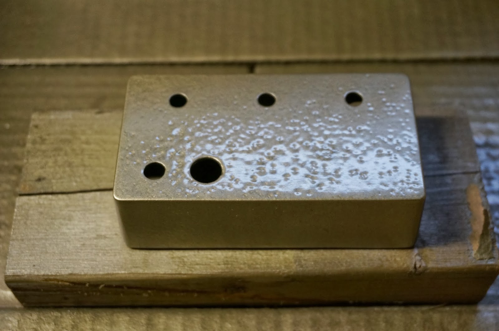 DIY Guitar pedal projects Spray Painting metal enclosures (Hammer Tone)