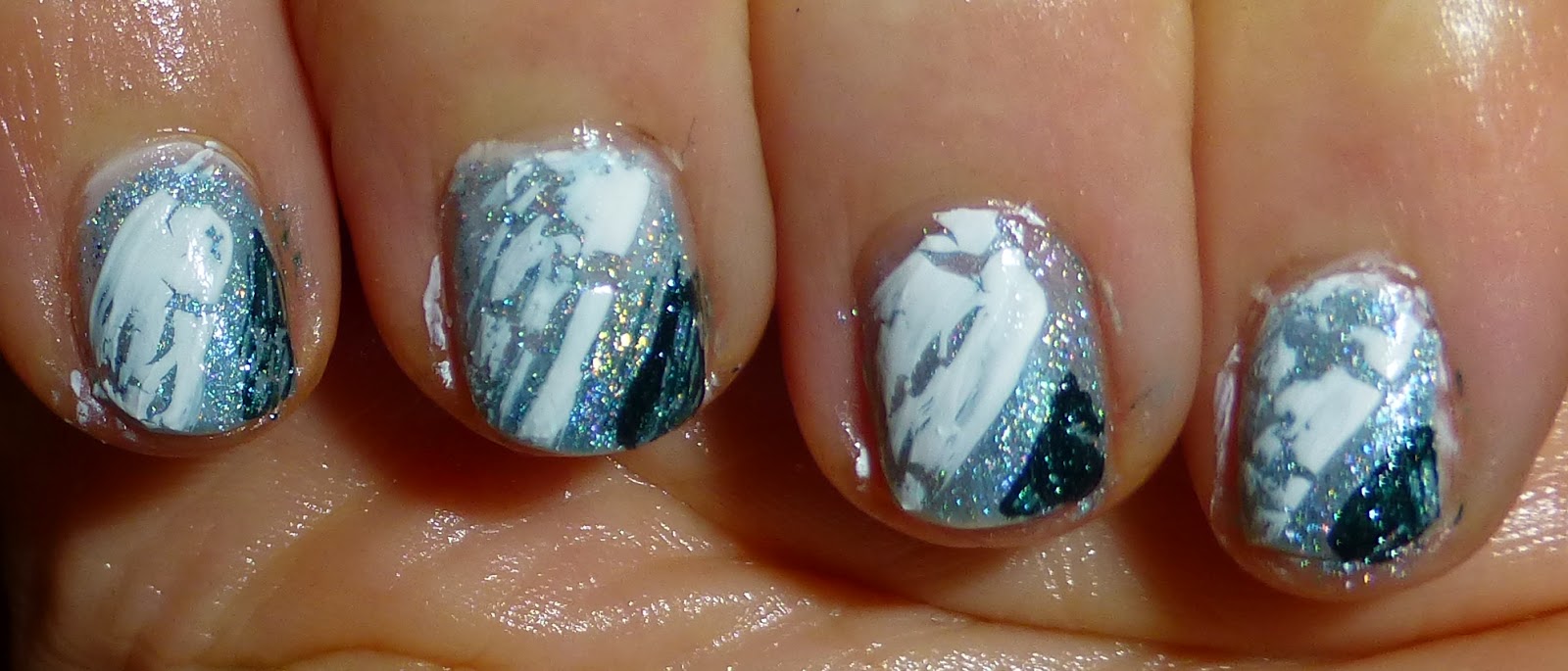 IndieAna- In Search of the HolyGrail: Holo-riffic Nails