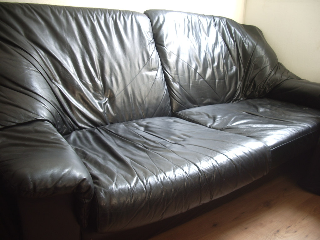 Muebles de Oficina de Segunda Mano Sofá de piel + sillón de piel VENDIDO