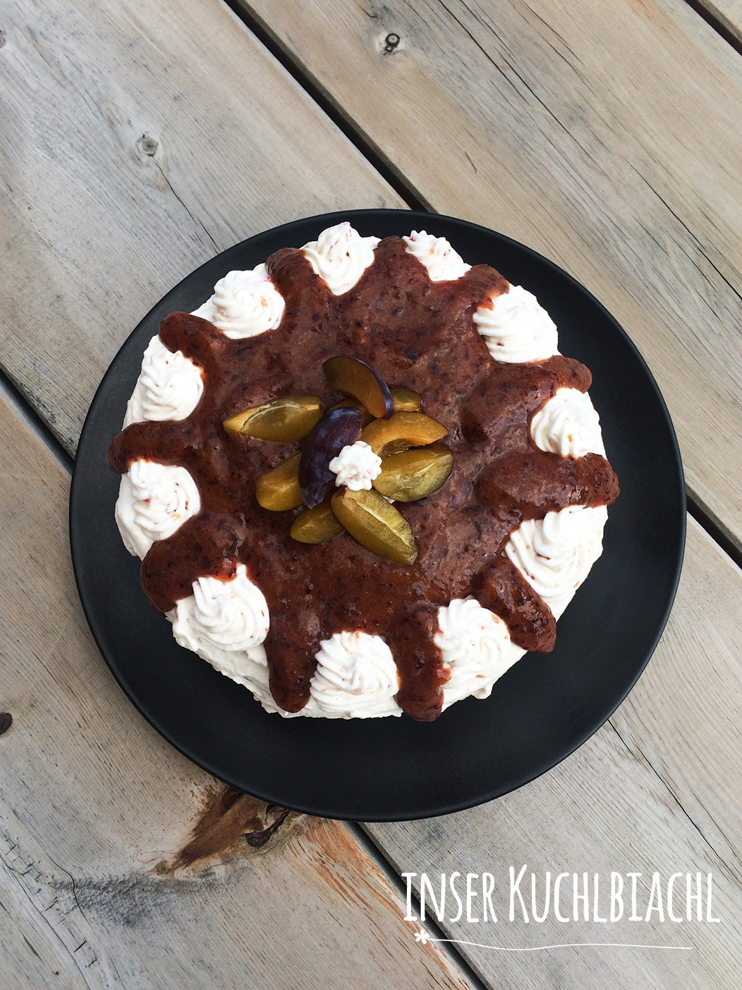 inser Kuchlbiachl: Pflaumentorte oder wie man bei uns sagt Zwetgschentorte inser Kuchlbiachl: Pflaumentorte oder wie man bei uns sagt Zwetgschentorte