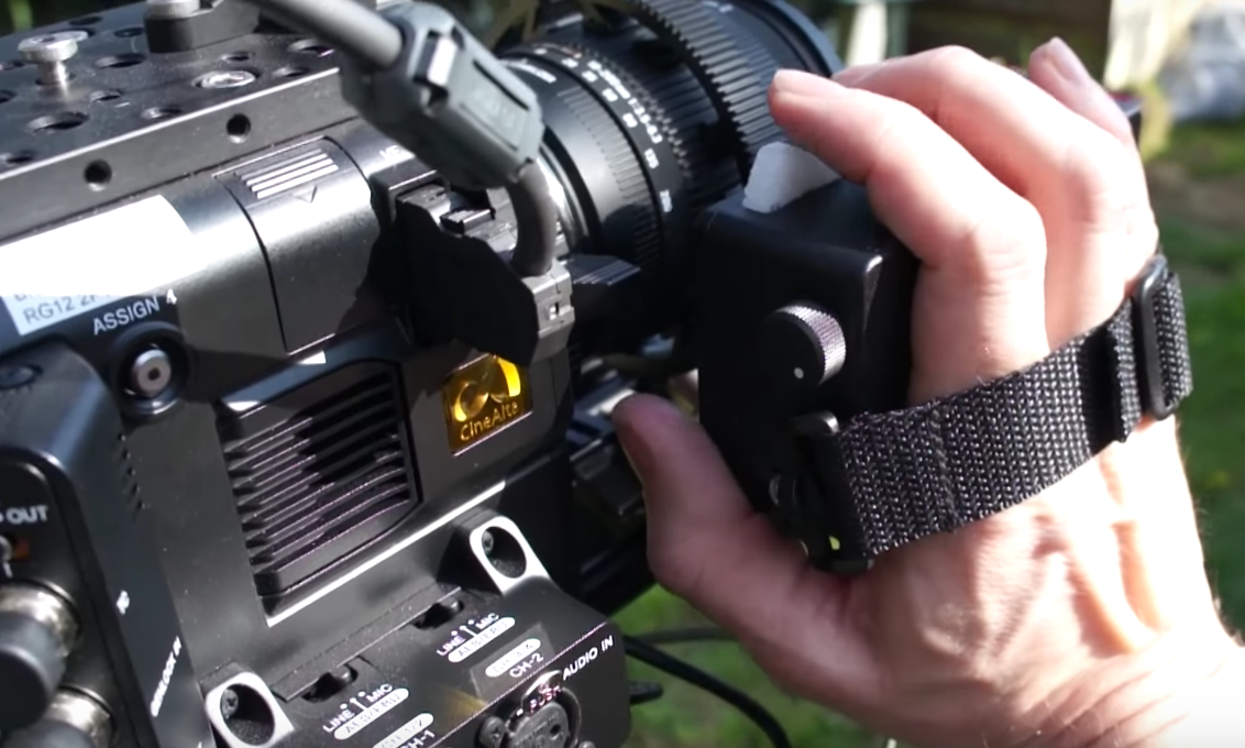 On the Wave Productions News Servo Control for DSLR Lenses ZOOM IRIS