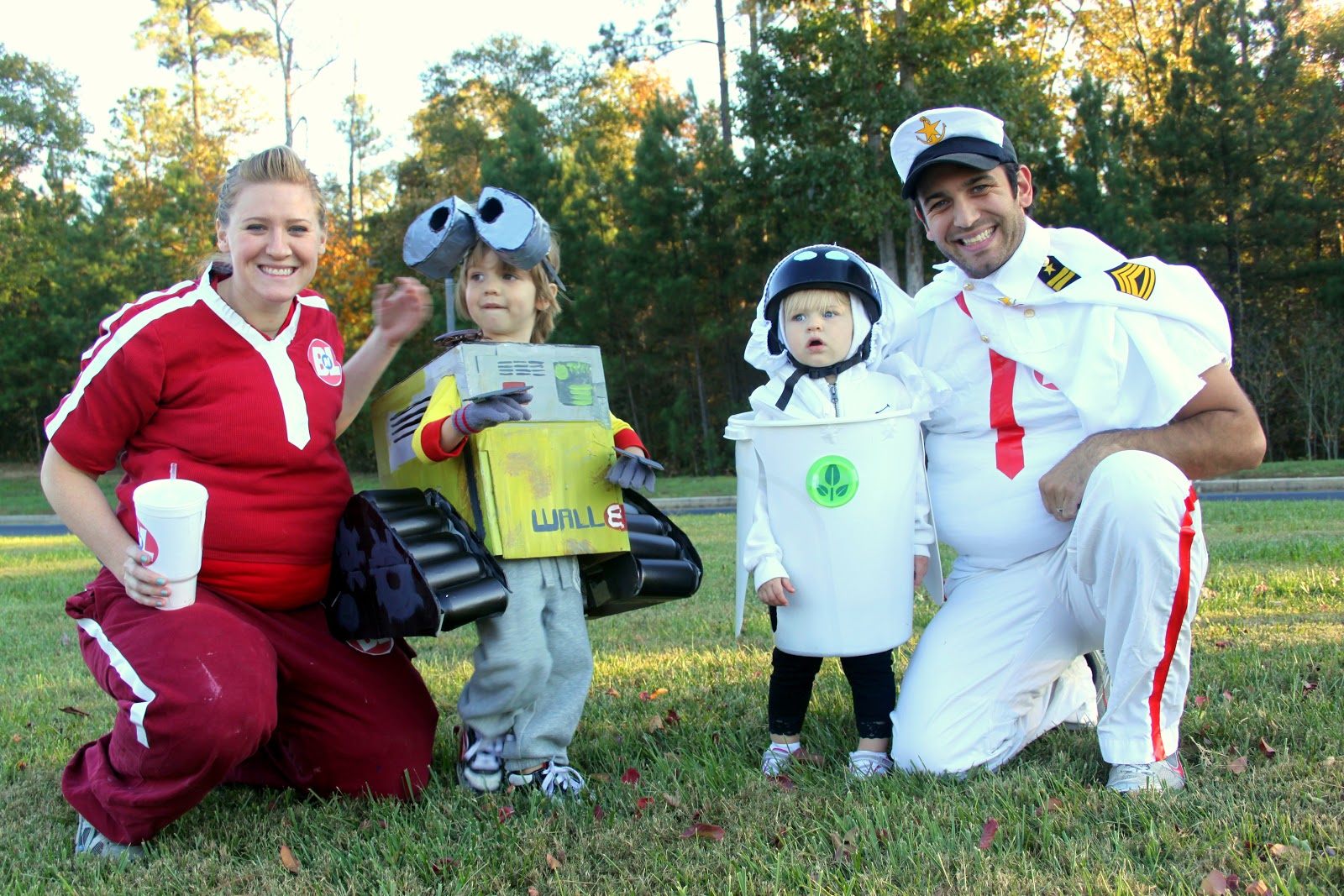 Snack container Tectonic Put Up Your Dukes: Wall-E-Ween: Homemade DIY Group Wall-E Costumes
