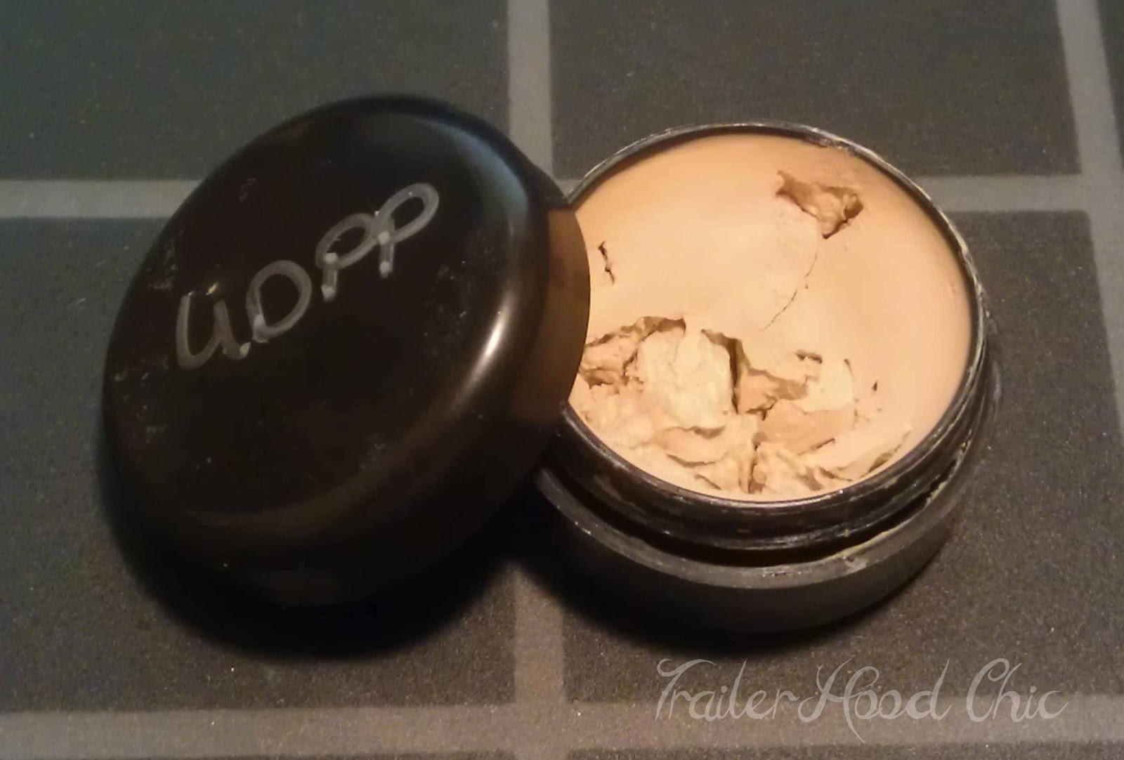 TrailerHood Chic Depotting Urban Decay Primer Potion