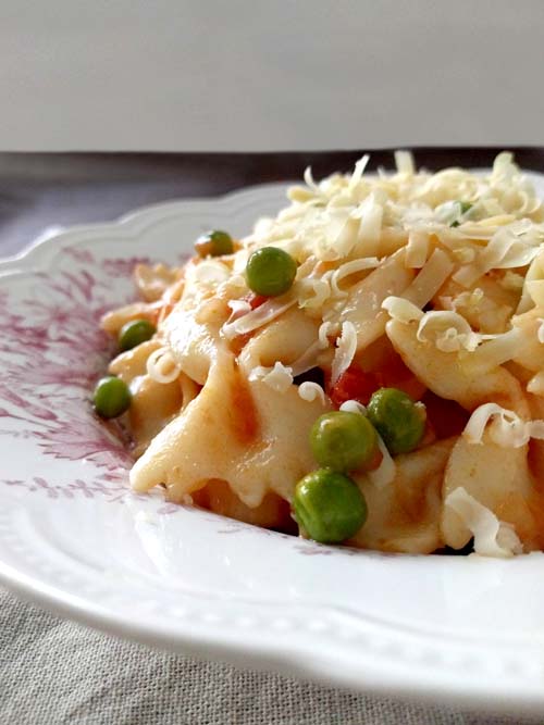 horneAndo Algo pasta e piselli fideos con arvejas de la nonna