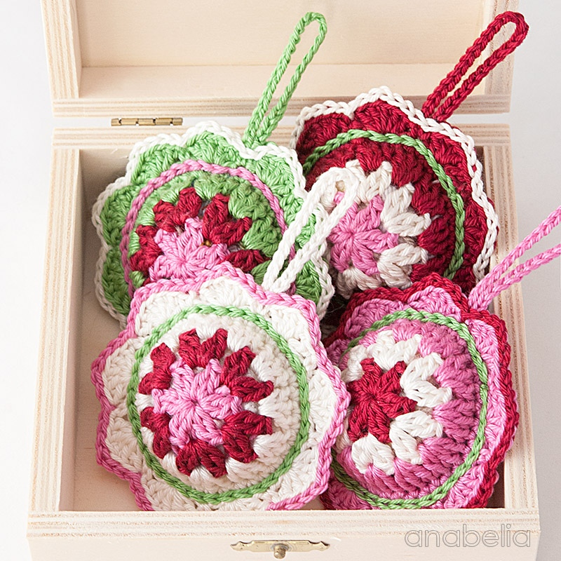 Christmas crochet ornament pattern by Anabelia Craft Design