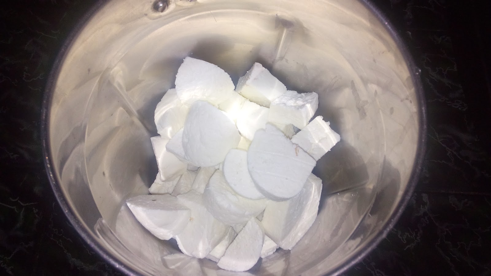 shaziya'srecipes HOMEMADE CREAM CHEESE. RECIPE/HOW TO MAKE CREAM