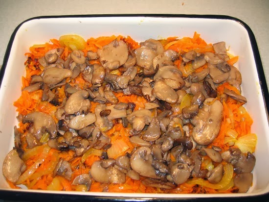 Печень с грибами и морковью