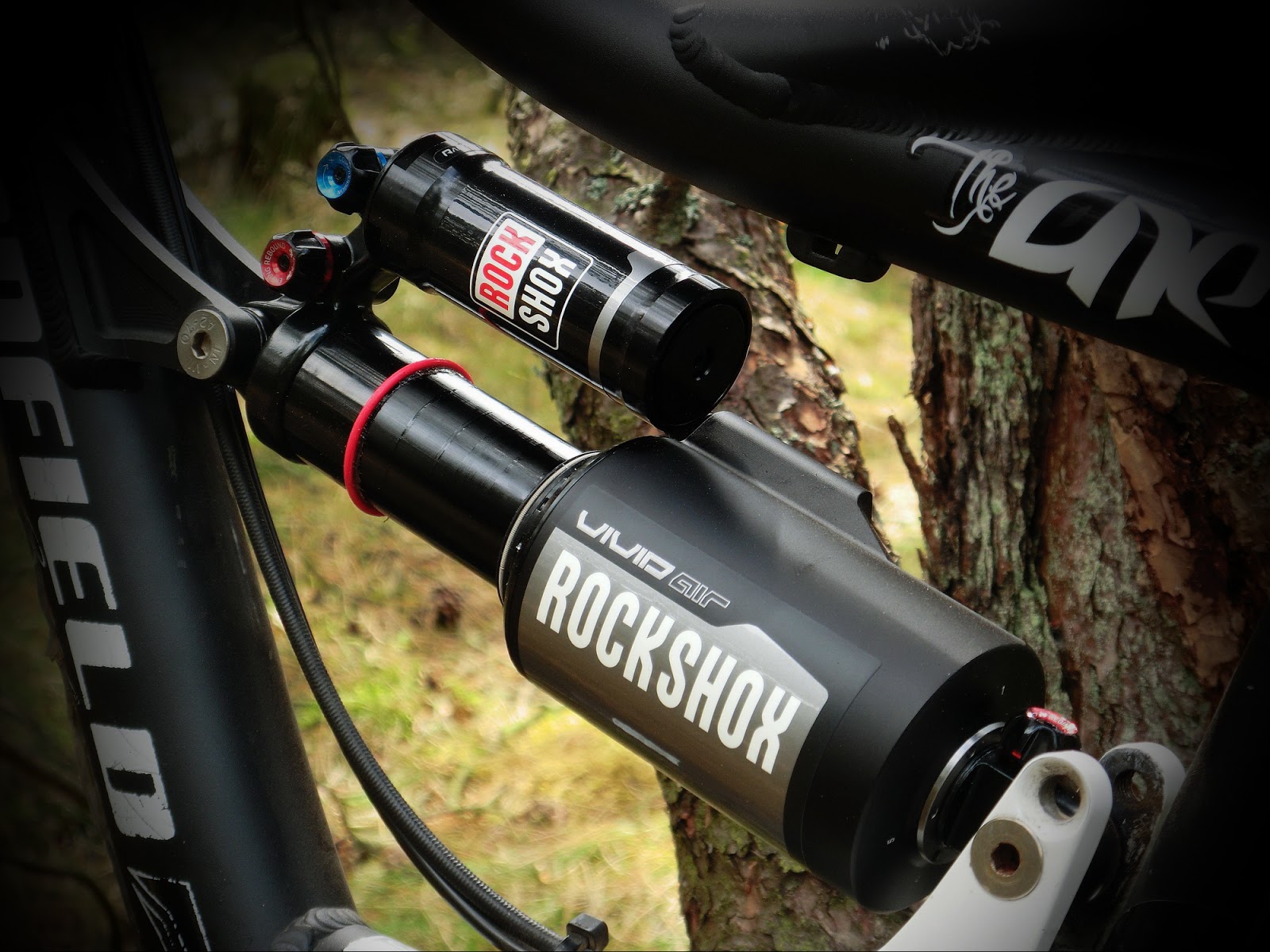 All Mountain Next Review RockShox VIVID Air R2C 2014