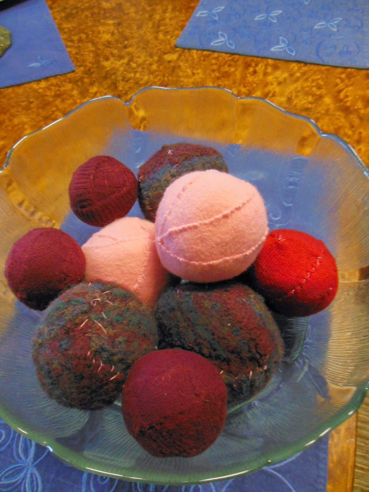 How to Make Homemade Woolen Dryer Balls, eliminate dryer sheets for