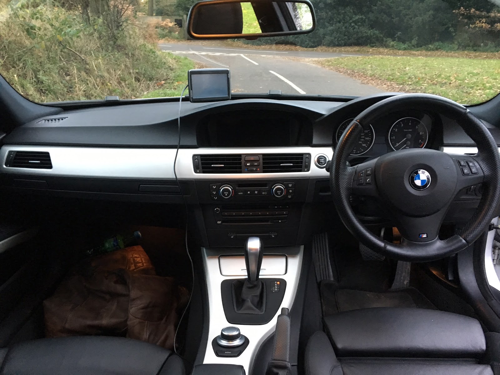Speedmonkey: Review - Bmw E90 330I M Sport
