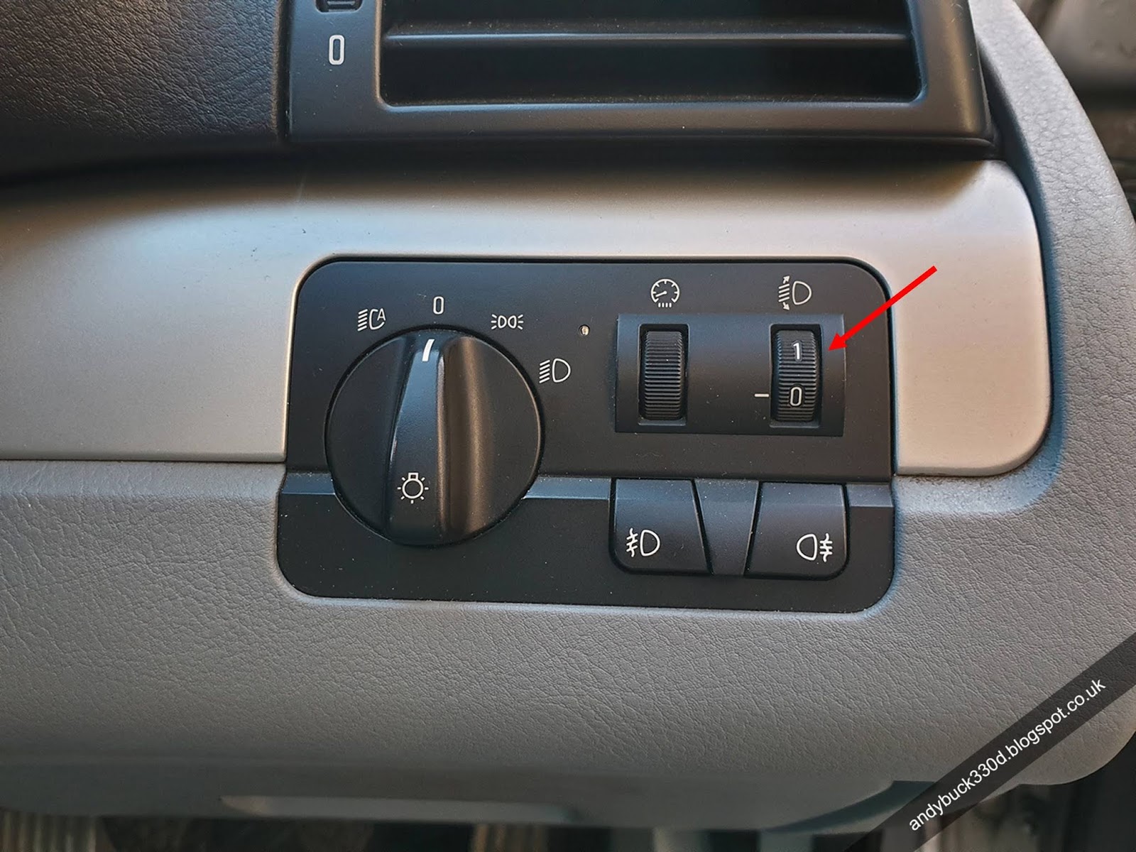 8 Best BMW E46 Headlight Bulbs [Xenon + Halogen]