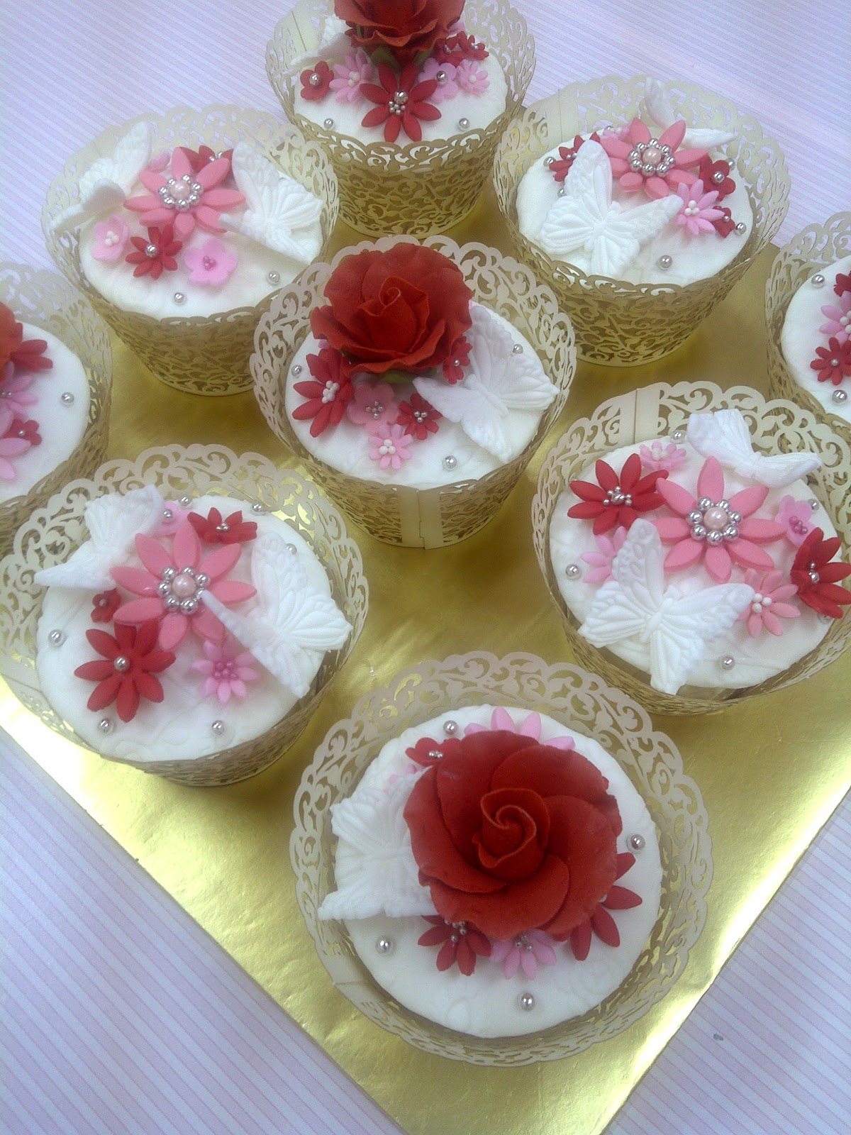 Cupcake Hantaran with wrapper Unique Cake