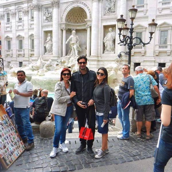 Sunny Leone Holiday Pictures with Daniel Weber And in-laws in Italy