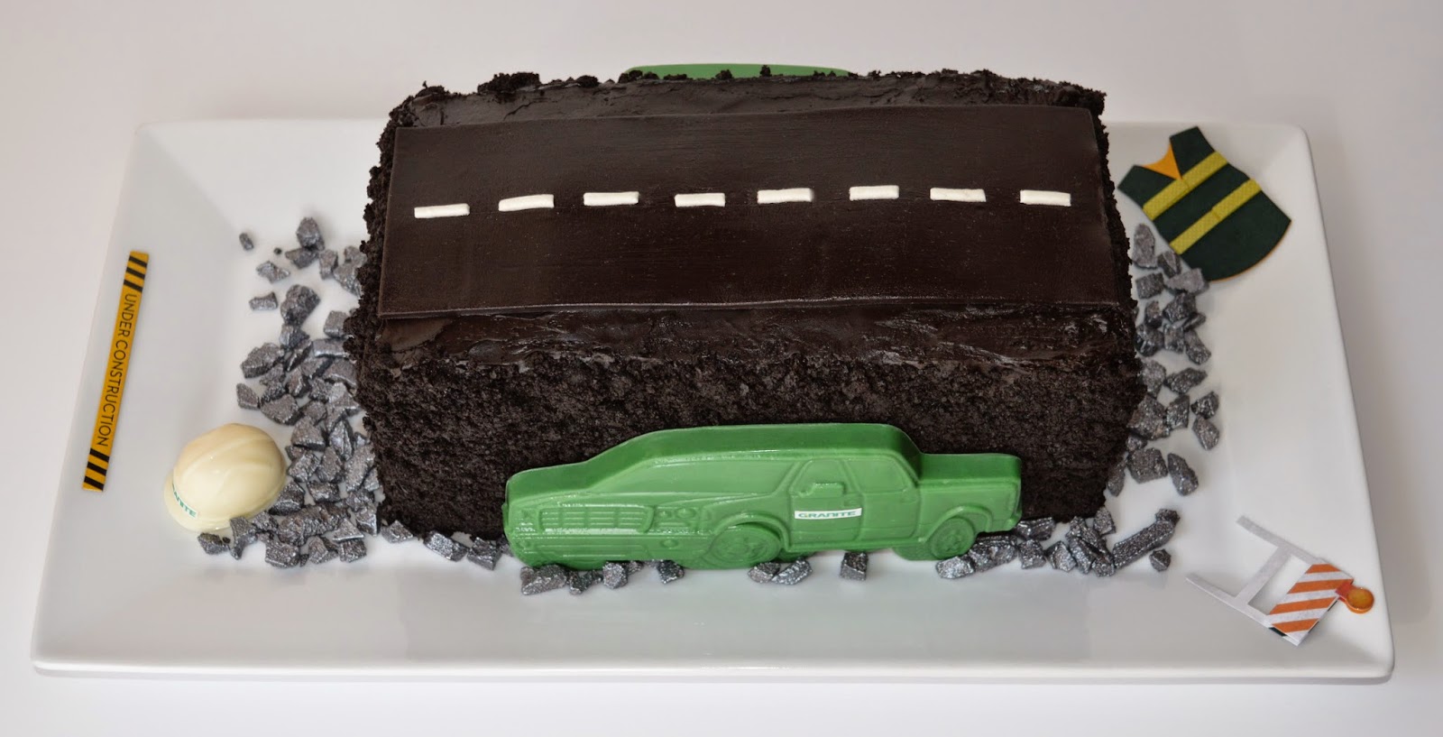 surprise-inside-cake-road-construction-free-tutorial-deborah-stauch
