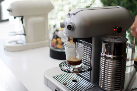 De stad Bourgondië Diversiteit TEST 2022: Nespresso machines beste espressomachine met cups in test