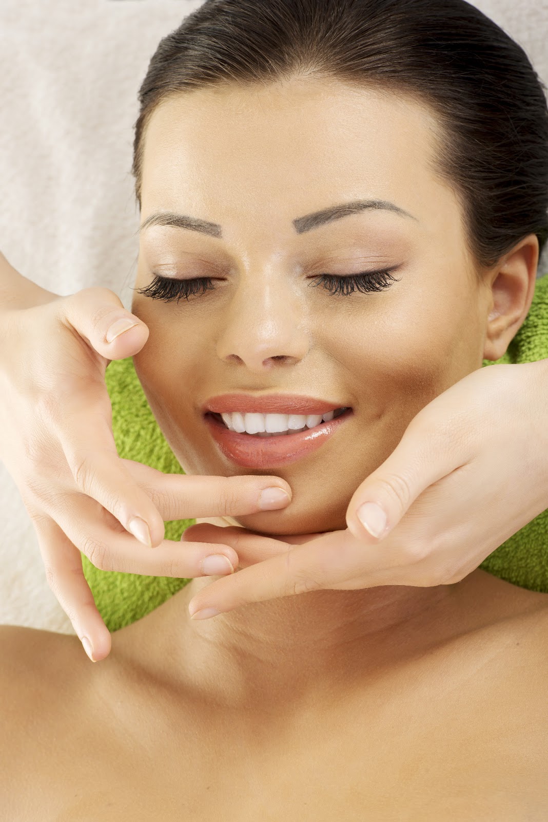 This Year I Want You To Look Younger: DIY Facial Exercise To Combat 