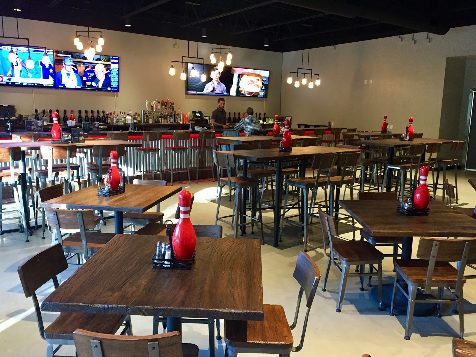 Retired Guys Beer Afternoon Red Pin Bar and Grill, Lancaster Bar 125